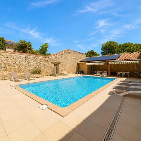 Demeure En Pierre Avec Piscine, Coeur Du Village Septfonds