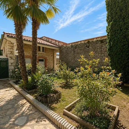 Demeure En Pierre Avec Piscine, Coeur Du Village 别墅 Septfonds